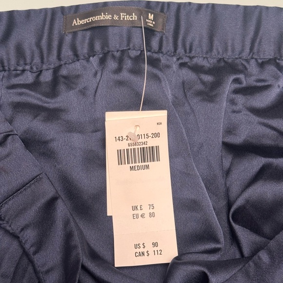 NWT Abercrombie & Fitch Luxe Navy Satin Pleated Midi Skirt – Medium - Picture 3 of 7